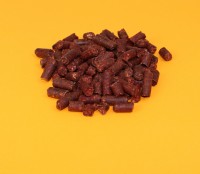 Olewo carrot beetroot dog supplement pellets dark reddish-brown cylindrical shape