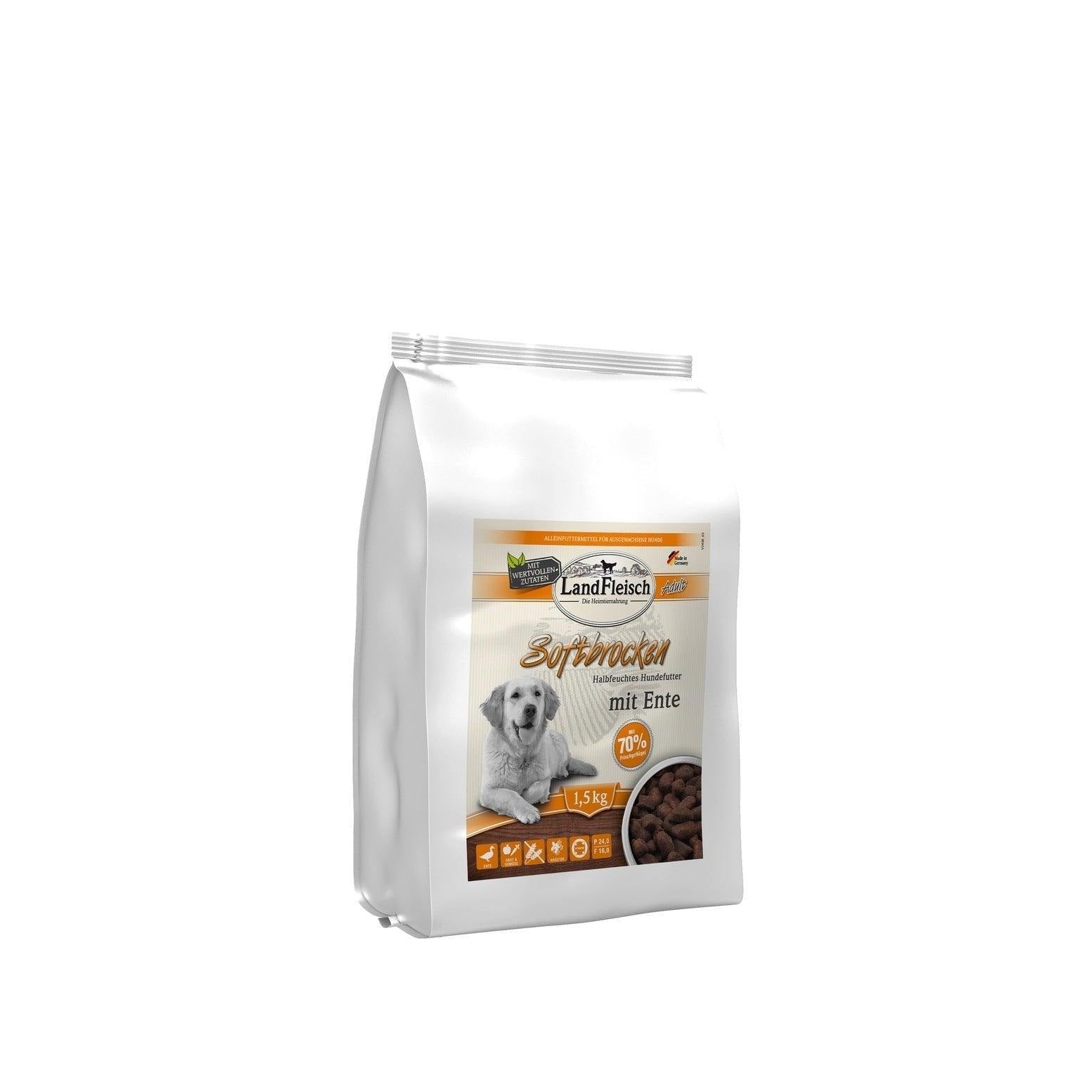 Artikel mit dem Namen LandFleisch Dog Softbrocken mit Ente getreidefrei im Shop von zoo.de , dem Onlineshop für nachhaltiges Hundefutter und Katzenfutter.